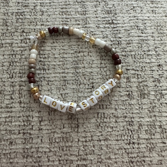taylor swift love story handmade friendship bracelet - Picture 1 of 3